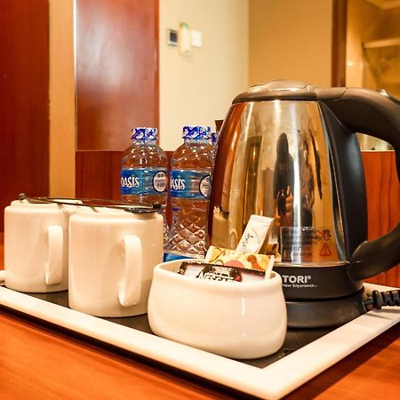 Olympic Hotel Jakarta Kültér fotó
