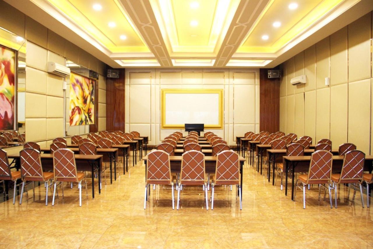 Olympic Hotel Jakarta Kültér fotó