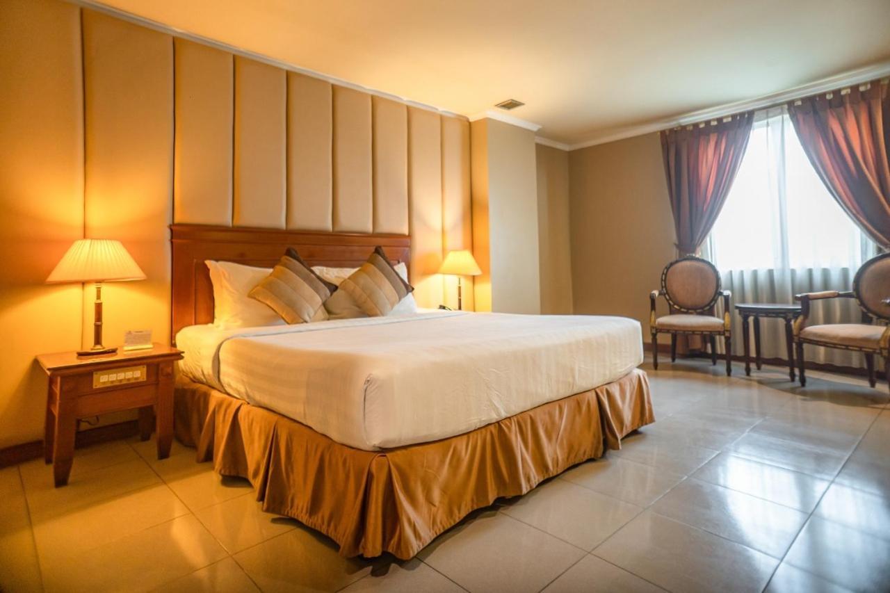 Olympic Hotel Jakarta Kültér fotó
