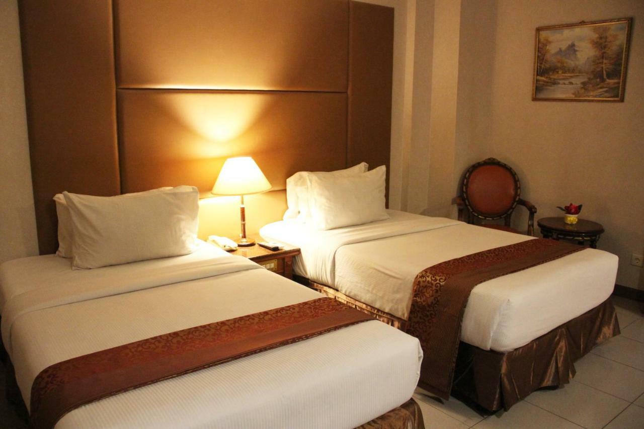 Olympic Hotel Jakarta Kültér fotó